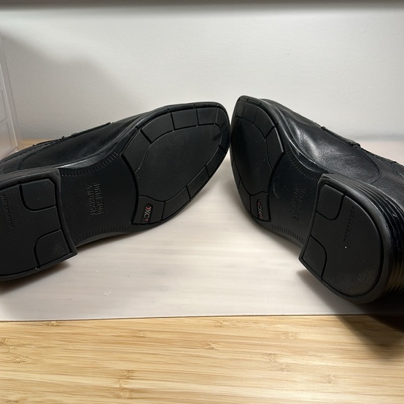 Johnston & Murphy black slip on loafers. Size 11M. - Picture 5 of 8